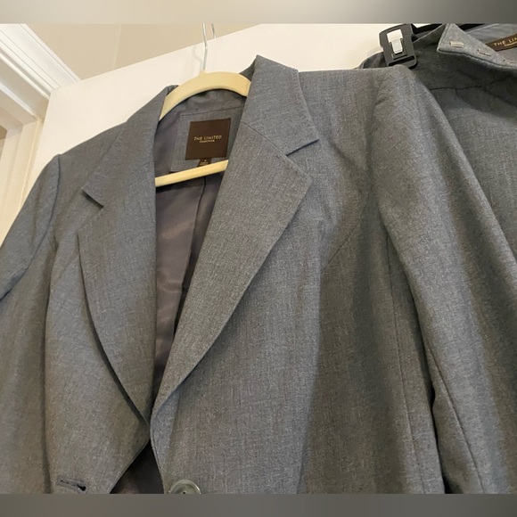 Women’s Suit - Picture 5 of 9